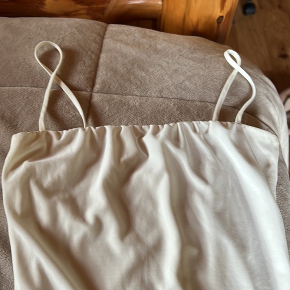 One piece - Picture 3 of 4